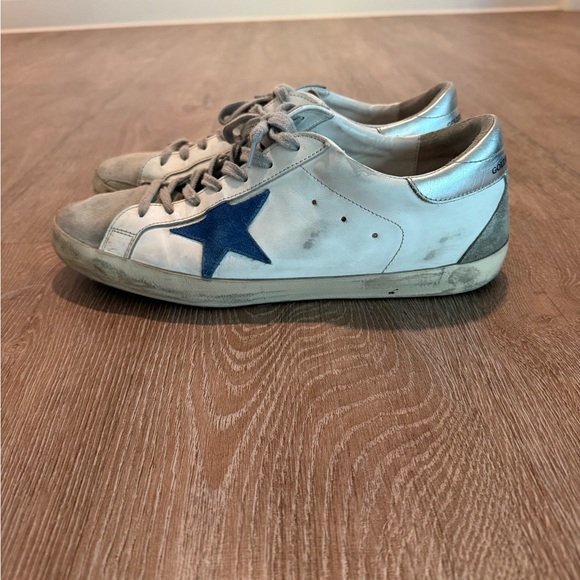 Golden Goose Super Star Sneaker. Leather upper, suede star and heel. Silver tab - Picture 4 of 5
